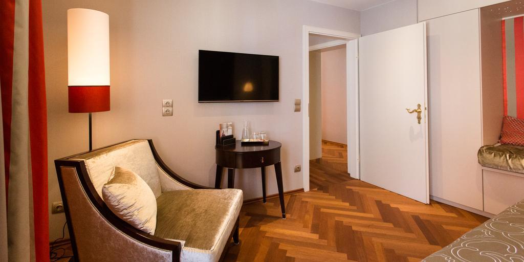 Romantik Hotel Markusturm Rothenburg ob der Tauber Exterior photo